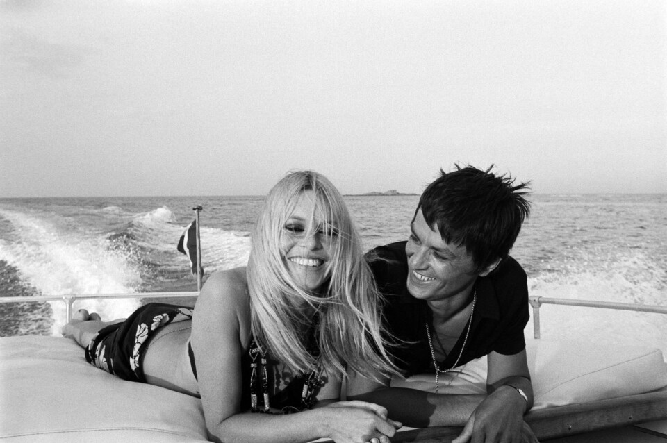 FRANCE - AUGUST 01:  Alain Delon and Brigitte Bardot In Saint Tropez, France In August, 1968 - Alain Delon and Brigitte Bardot.  (Photo by Jean-Pierre BONNOTTE/Gamma-Rapho via Getty Images)