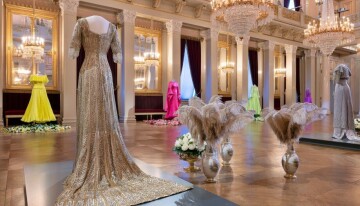 Kjoleutstilling på slottet i sommer