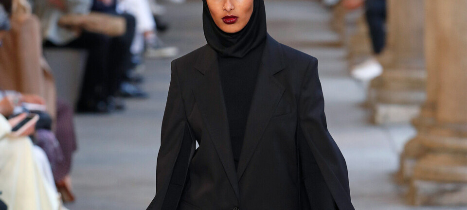 Rawdah Mohamed debuterte på moteuken i Milano