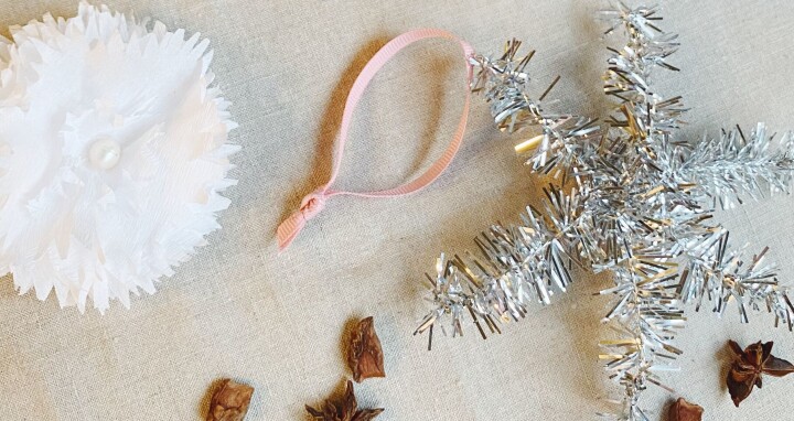 Hjemmelaget julepynt: Tinsel-stjerne