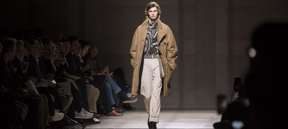 Se Hermès AW21 herrevisningen live her