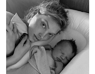 Elsa Hosk har født