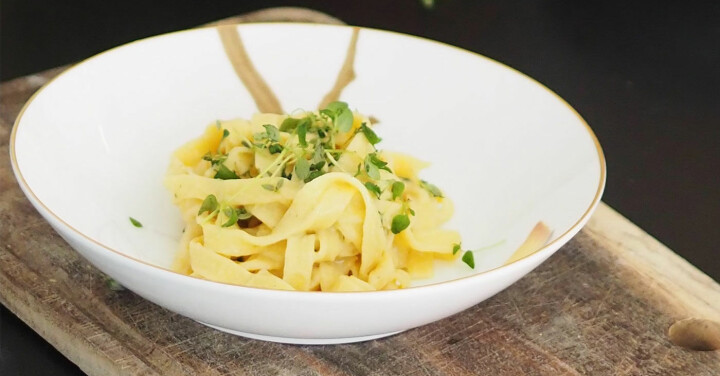 Oppskrift: Pasta med vegansk ostesaus