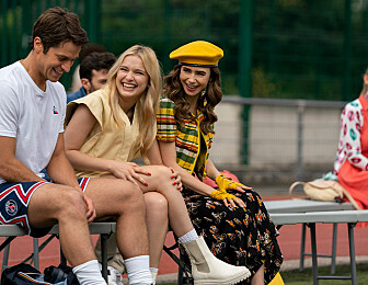 Lucas Bravo om trekantdramaet i Emily in Paris