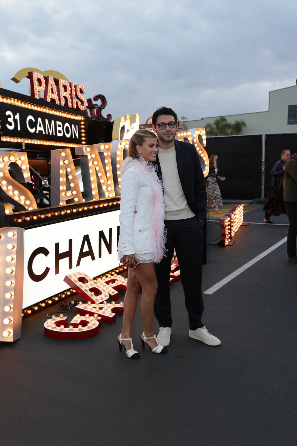 Sofia Richie og Elliot Grainge på Chanel Cruise 2024 moteshow i Los Angeles.