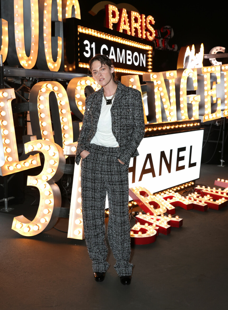 Kristen Stewart på Chanel Cruise 2024 Collection moteshow i Los Angeles.