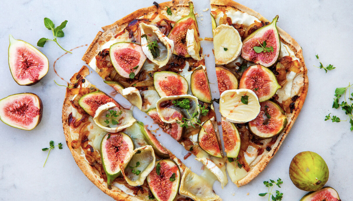 Oppskrift flatbrød. Fiken og chévre på flatbrød. nacks, forrett, lunsj ...