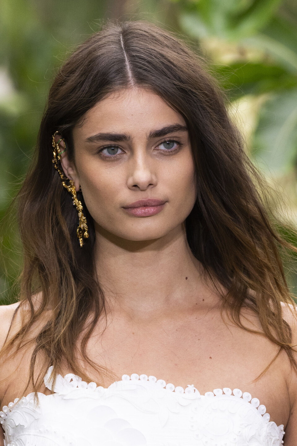 Taylor Hill under Zimmermann-showet for SS23. Taylor Hill under Zimmermann-showet for SS23.