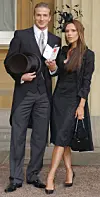 David Beckham får Officer of the Order of the British Empire her sammen med kona Victoria Beckham.