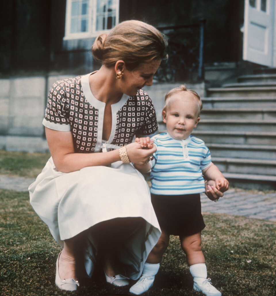 Dronning Margrethes mest ikoniske antrekk gjennom 52 år på den danske tronen