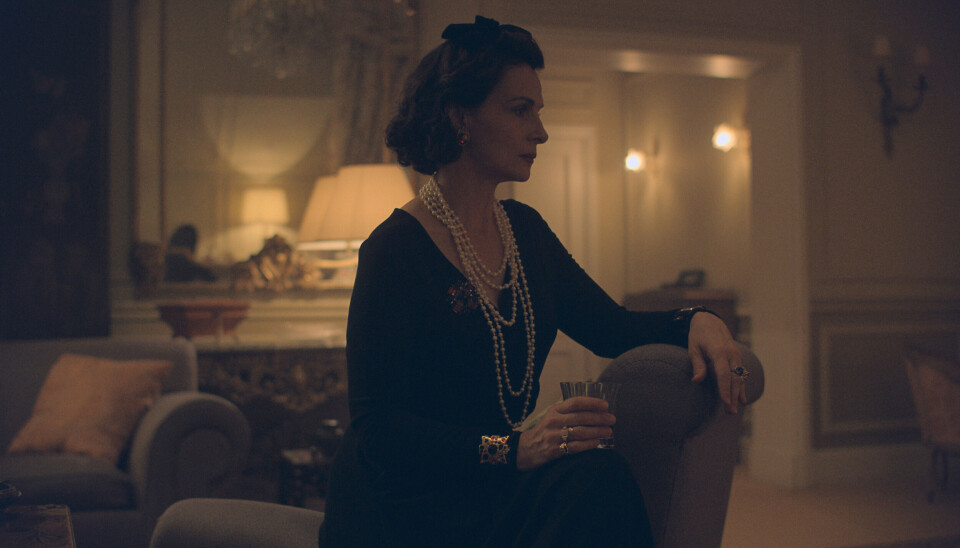 Juliette Binoche som Gabrielle «Coco» Chanel i The New Look.