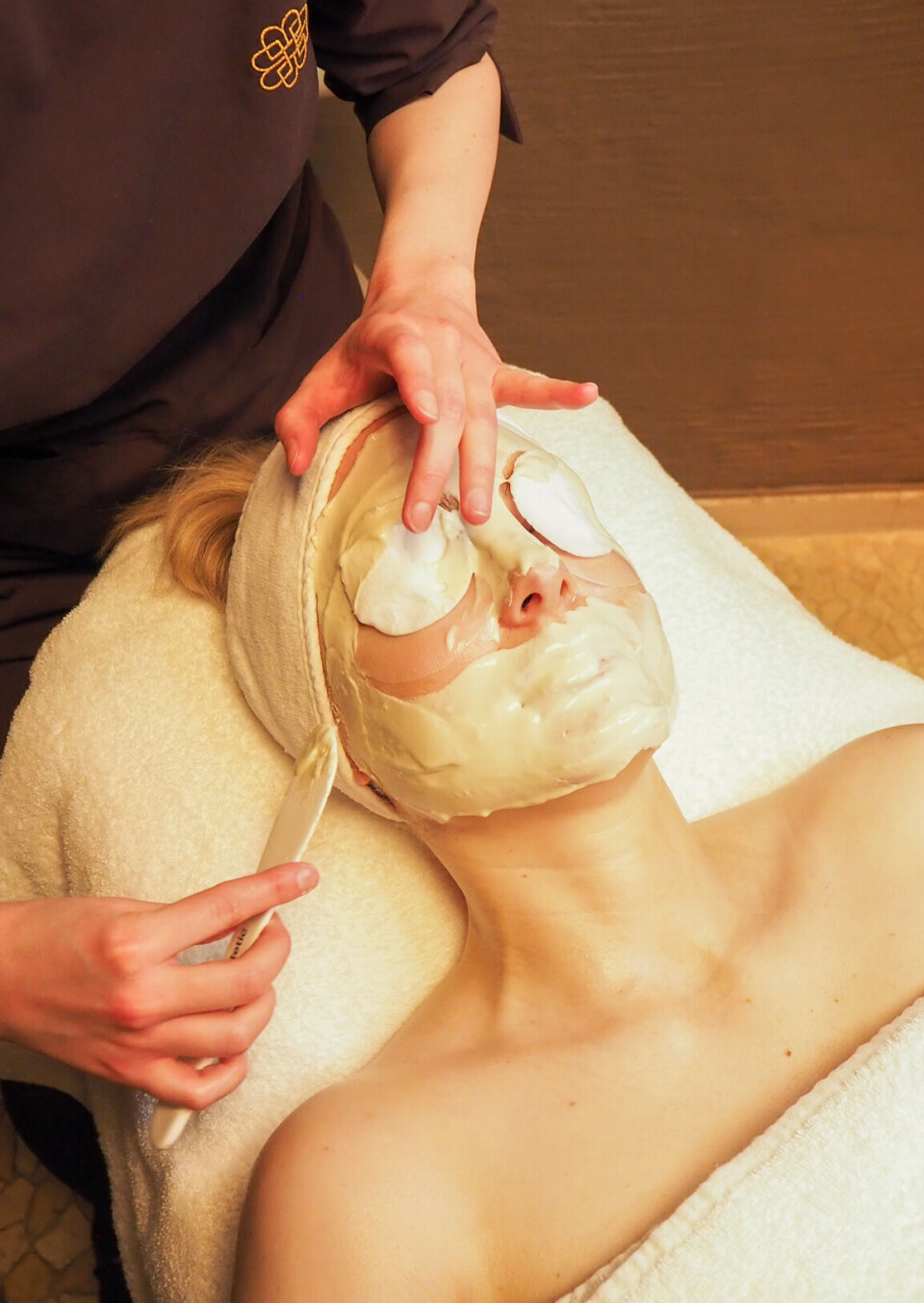 Elemis sin Elemis Ultimate Peel-Off Mask. Peeling og eksfoliering gir hudfornyelse, reduserer pigmentering og fjerner døde hudceller.