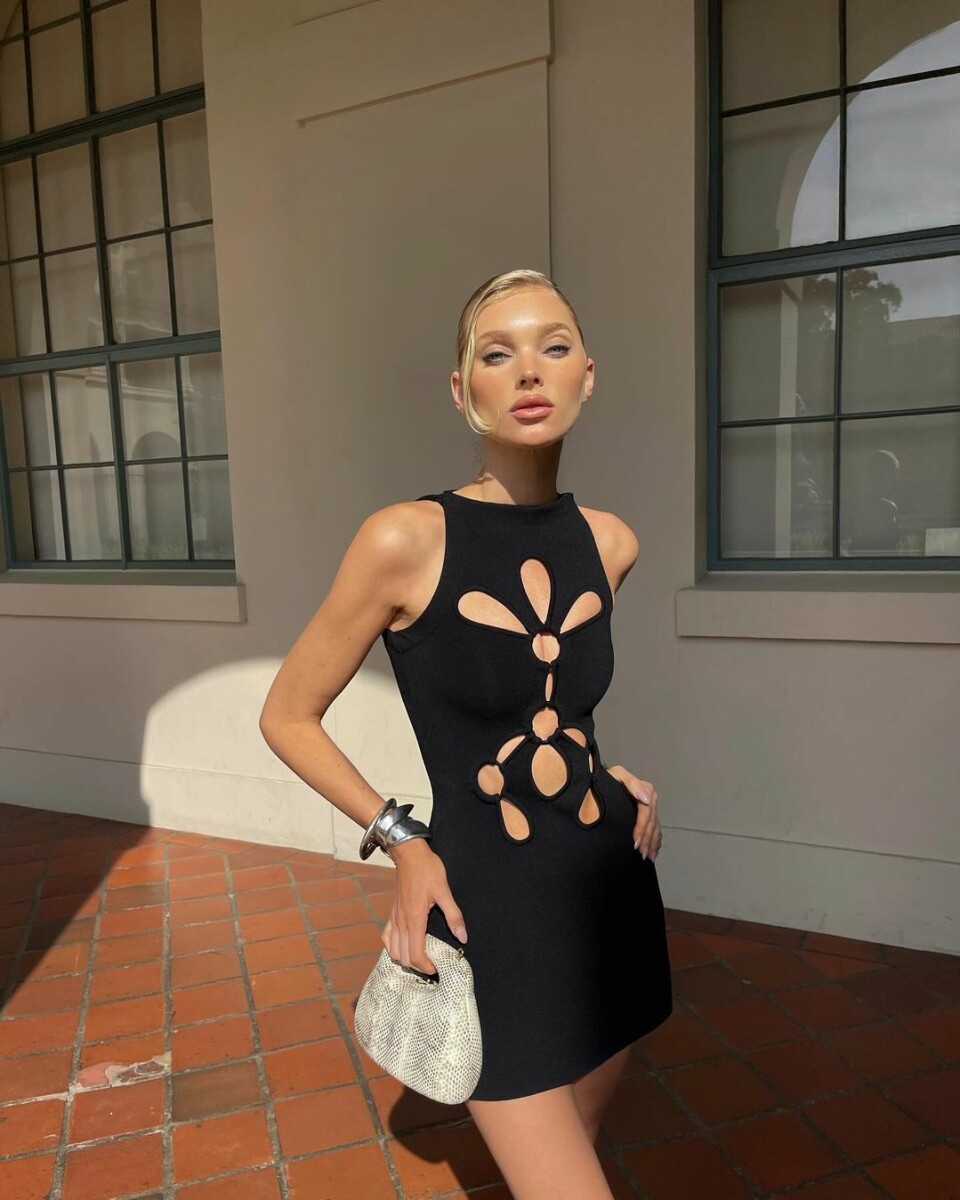 Hei, sommergarderoben! Moteikon og modell Elsa Hosk i minikjole med cutouts fra Cult Gaia.