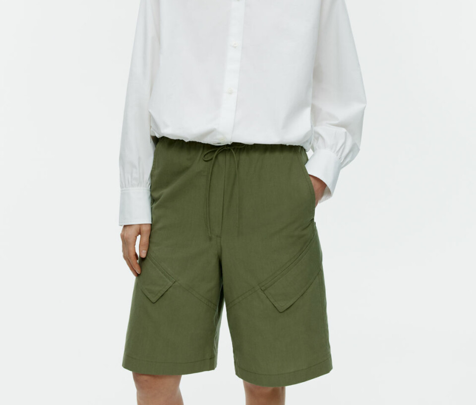 Relaxed cargoshorts fra ARKET, kr 690 (annonselenke)