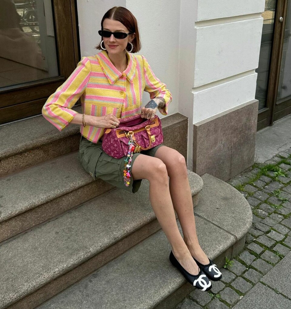 Moteprofil Marianne Theodorsen kan å style cargoshorts med søte sko.