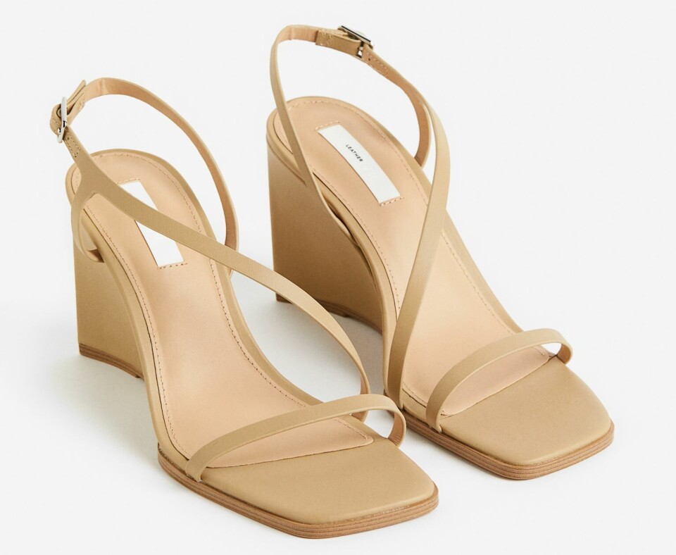 Nude sandaler med kilehæl fra H&M, kr 799