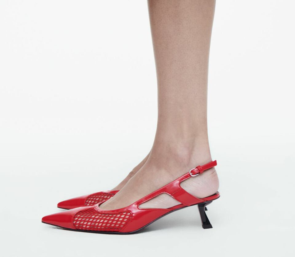 Røde kitten heels fra COS, kr 1750 (annonselenke)
