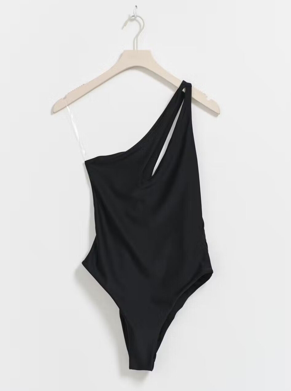 5 fine sorte badedrakter