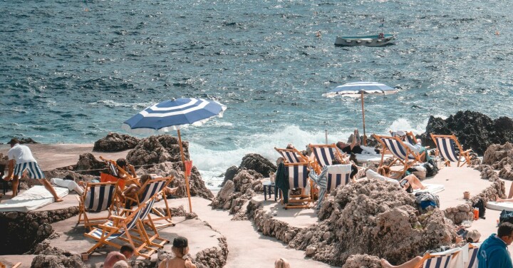 Hvor lenge er det ok å være ute å sola?