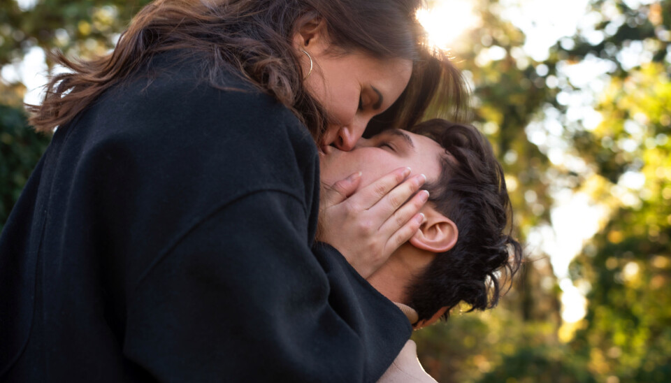 Datingsommer? Vi spurte eksperten om tabber, datingtrender og snacks som booster sexlyst.