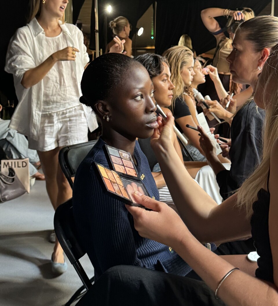 Alltid kos med kjente fjes backstage! Vakre Haddy Ceesay fra Oslo har bodd i København i flere år nå, og er ofte å se på catwalken.