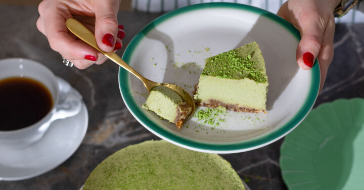 Matcha latte cheesecake