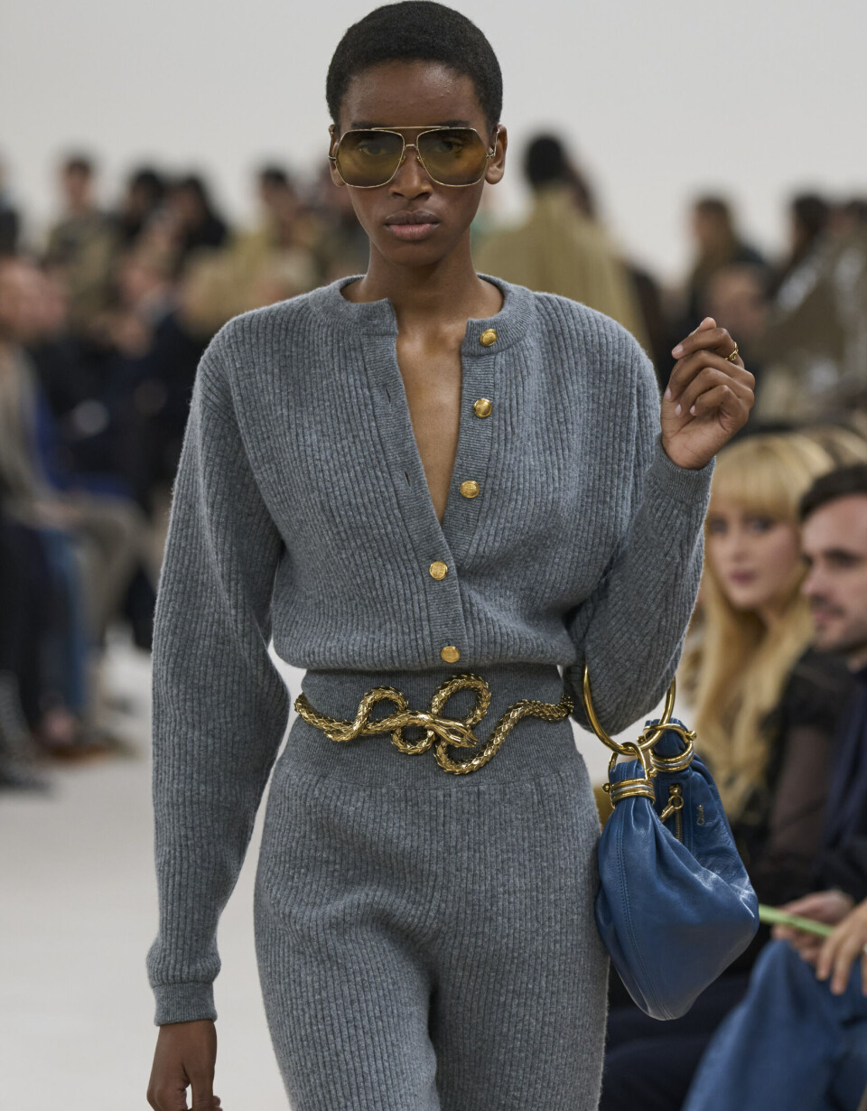 Fem fine grå cardigans