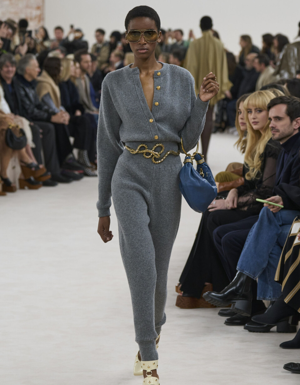 Fem fine grå cardigans