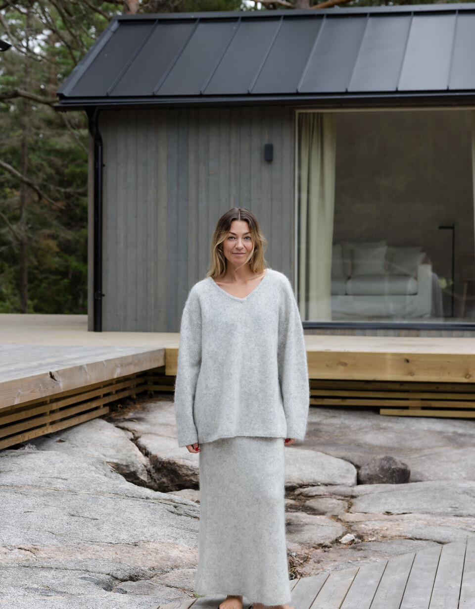 Strikket genser og matchende skjørt fra Stylein sin FW24-kolleksjon.
