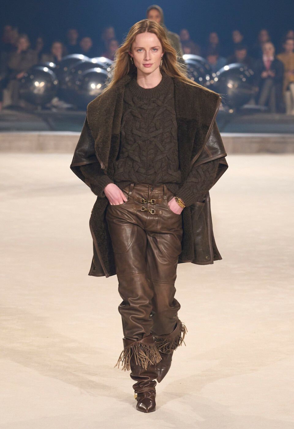 Jordtoner er et bra sted å starte for boho-inspirert styling. Her fra Isabel Marant AW24.