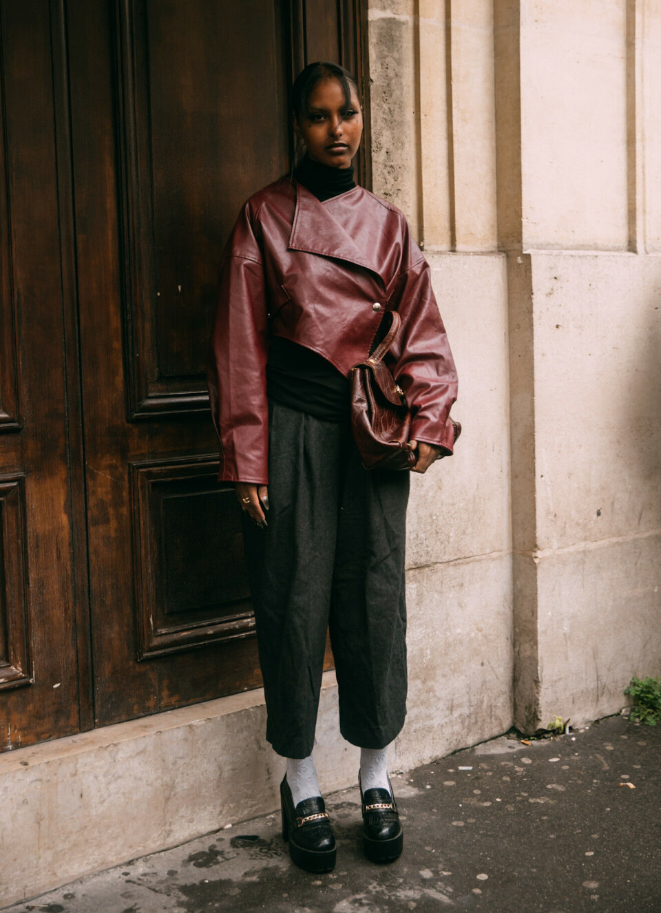 Du kommer langt med ullsokker i skoene og en turtleneck av ull innerst. Her fra PFW.