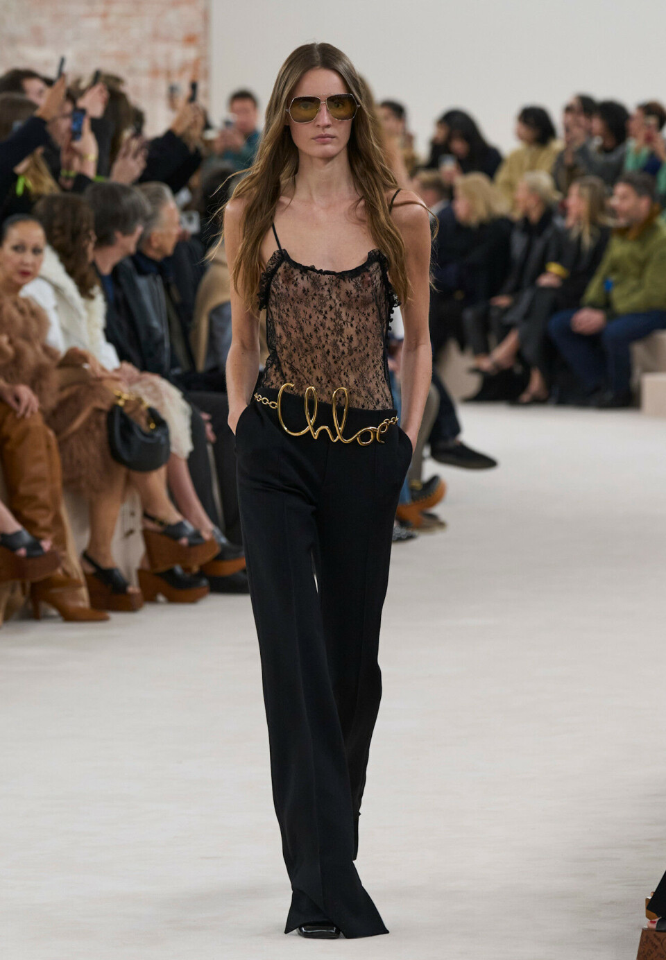 Sorte blonder som vist under Chloé sin AW24-visning.