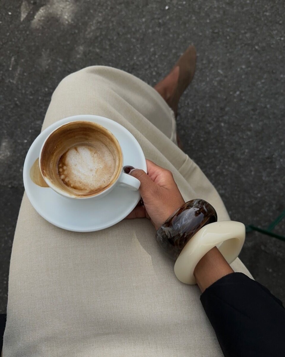 Moteverdenen sverger til de mest oversizede armbåndene om dagen.