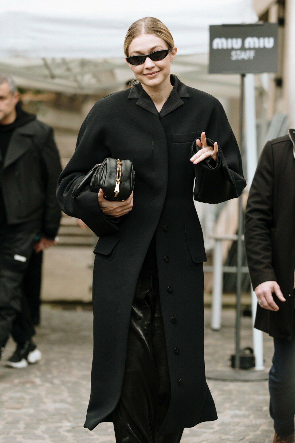 Gigi Hadid deler sitt favorittantrekk for date night og sine beste stylingtips