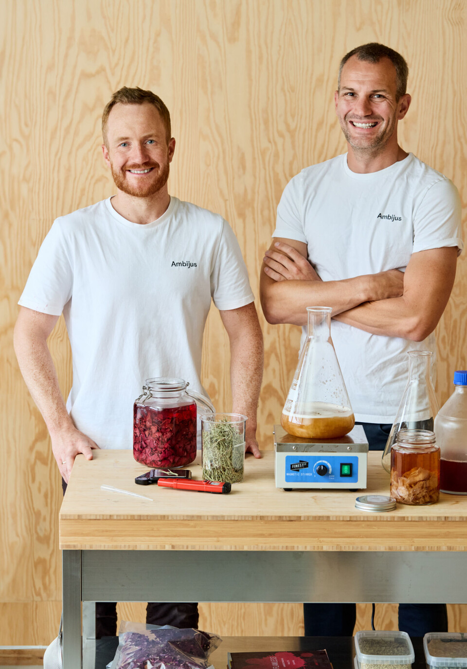 Alexander og Christian Jansen står bak Ambijus og Nolo Nordic, og startet opp i 2020.