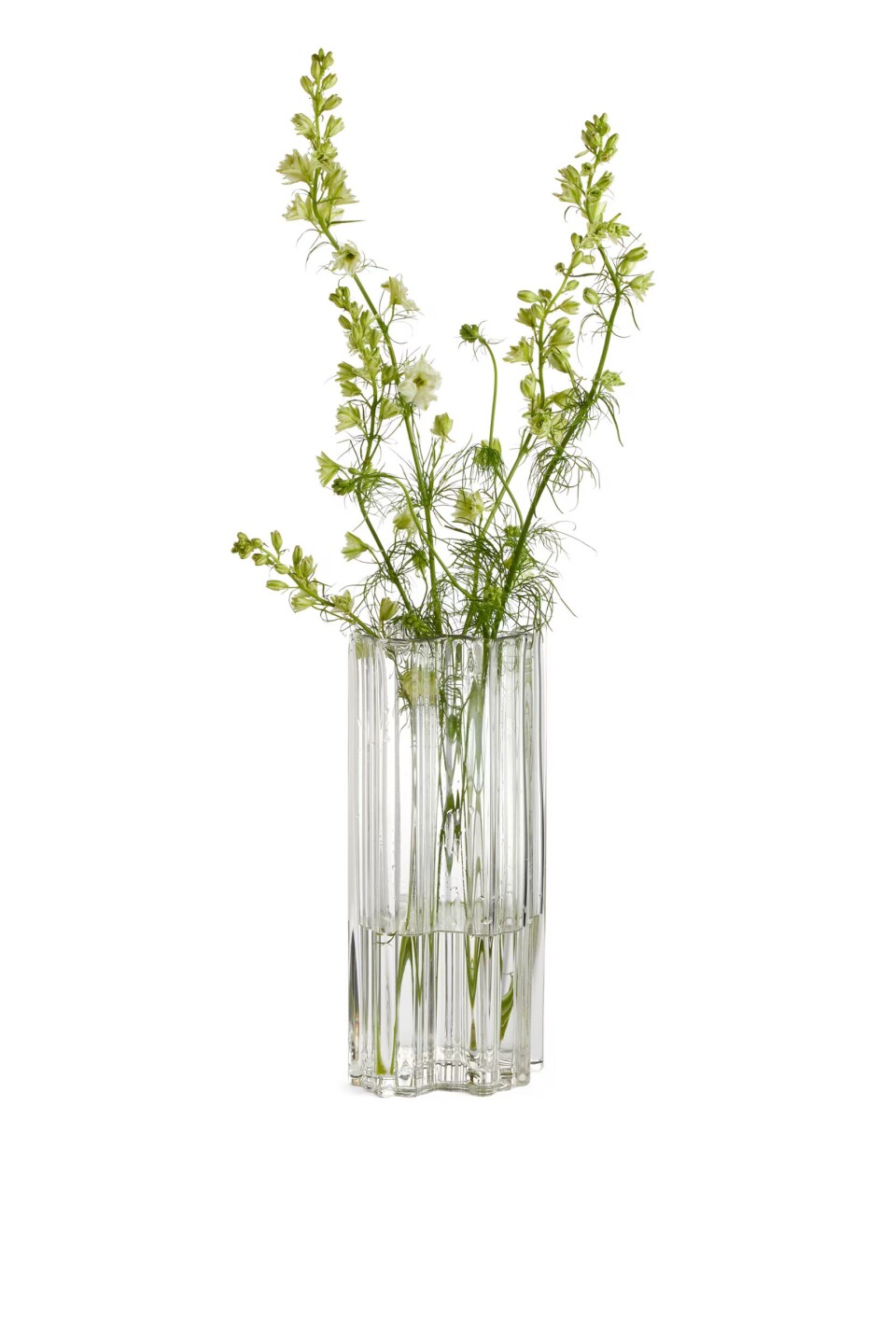 Nå vil vi fylle hjemmet med blomster – og vaser