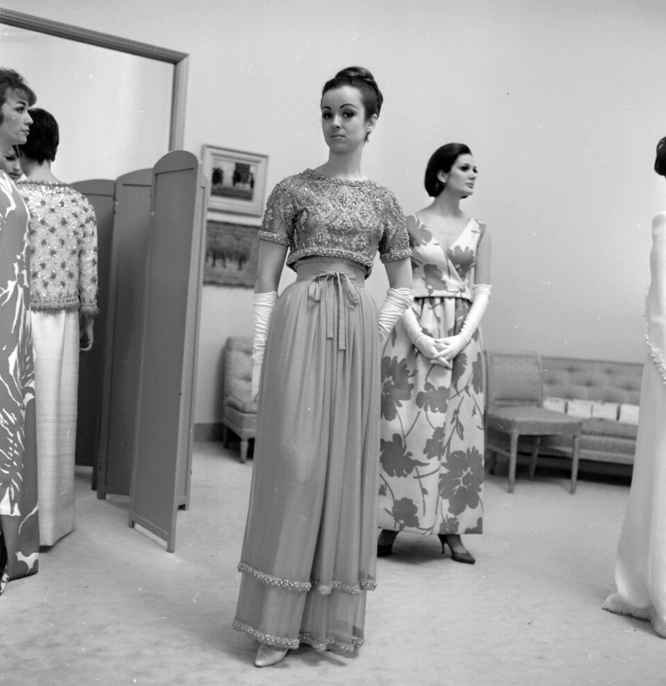 Couture fra backstageområdet hos Balenciaga i Paris i 1967!