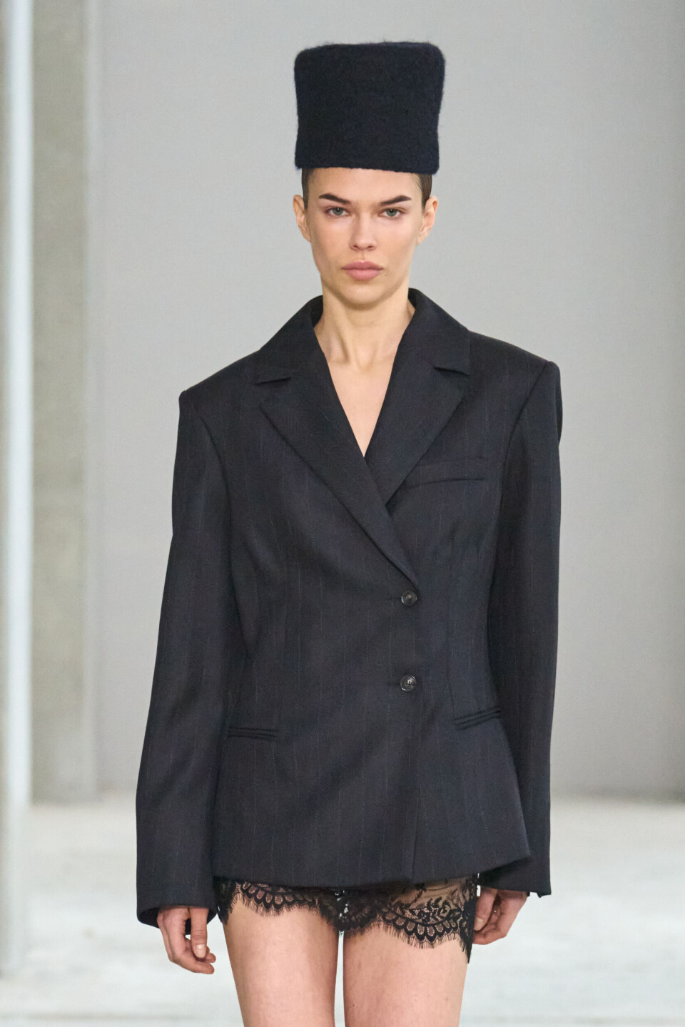 Vi spottet hattene til The Modest på runwayshowet til Herskind under Copenhagen Fashion Week.