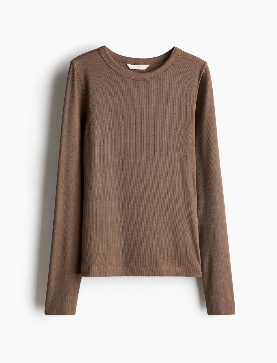 Fine basic-topper som redder ethvert antrekk