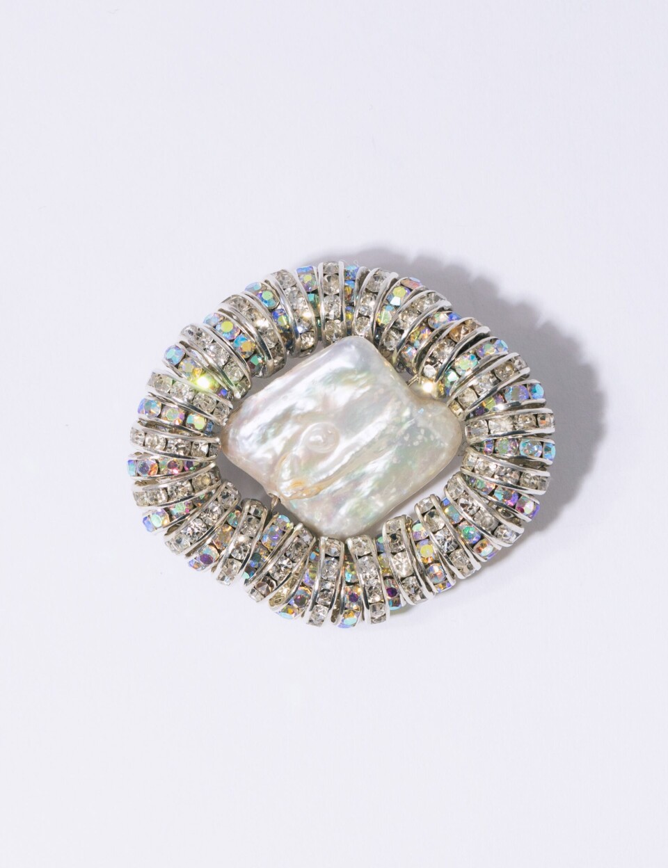 Er brosjer sesongens nye «må-ha» tilbehør?