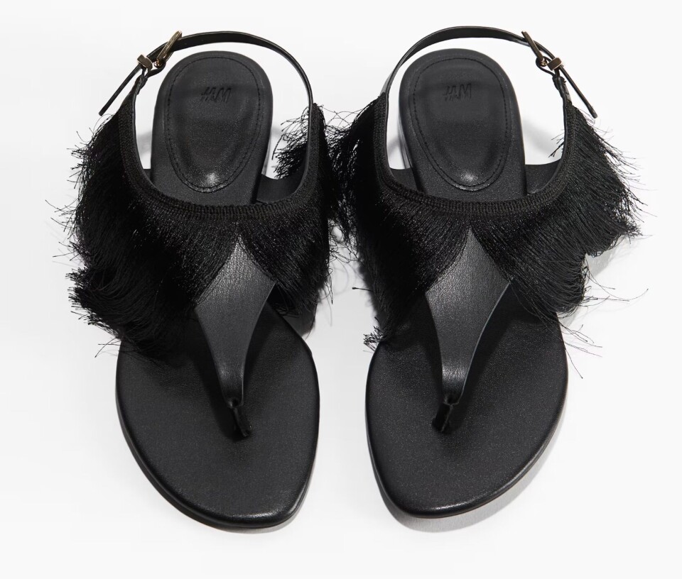 Den nye sommerkolleksjonen fra H&M vil vi pakke med oss i årets feriekoffert!