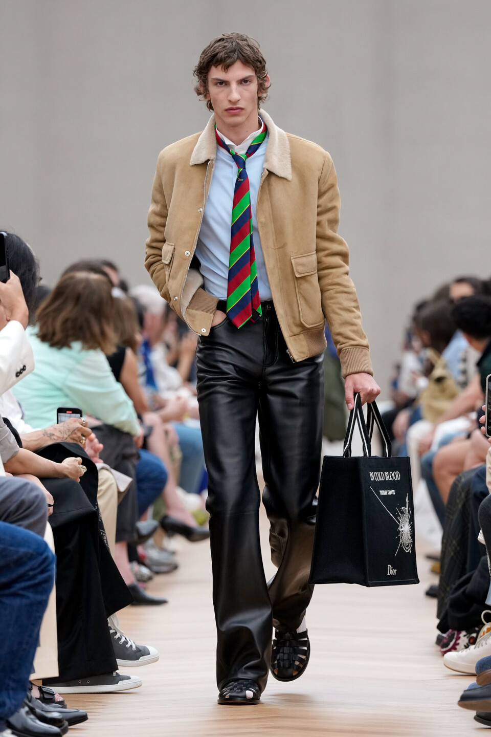 Se Jonathan Andersons første visning for Dior