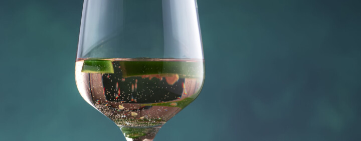 Spicy Rosé Spritz: Slik lager du TikToks heteste sommerdrink