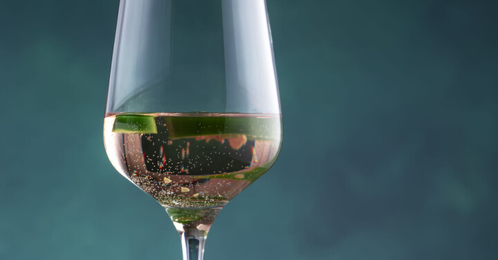 Spicy Rosé Spritz: Slik lager du TikToks heteste sommerdrink