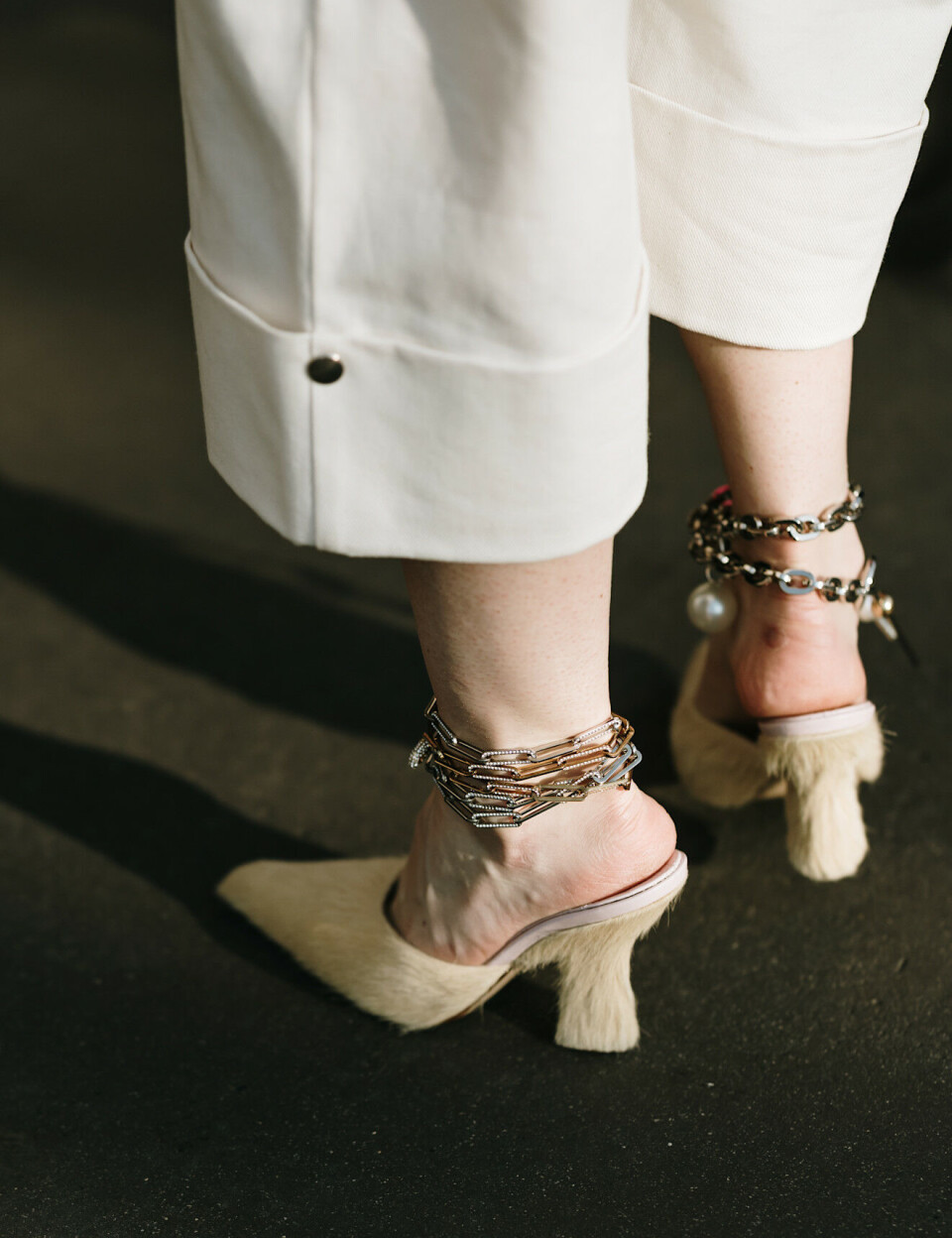 Hvorfor ikke la anklene stjele showet denne sommeren? Fra Paris street style AW25