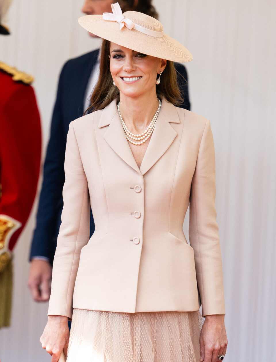 Overrasket på statsbesøk Kate Middleton i ført fransk designer Christian Dior