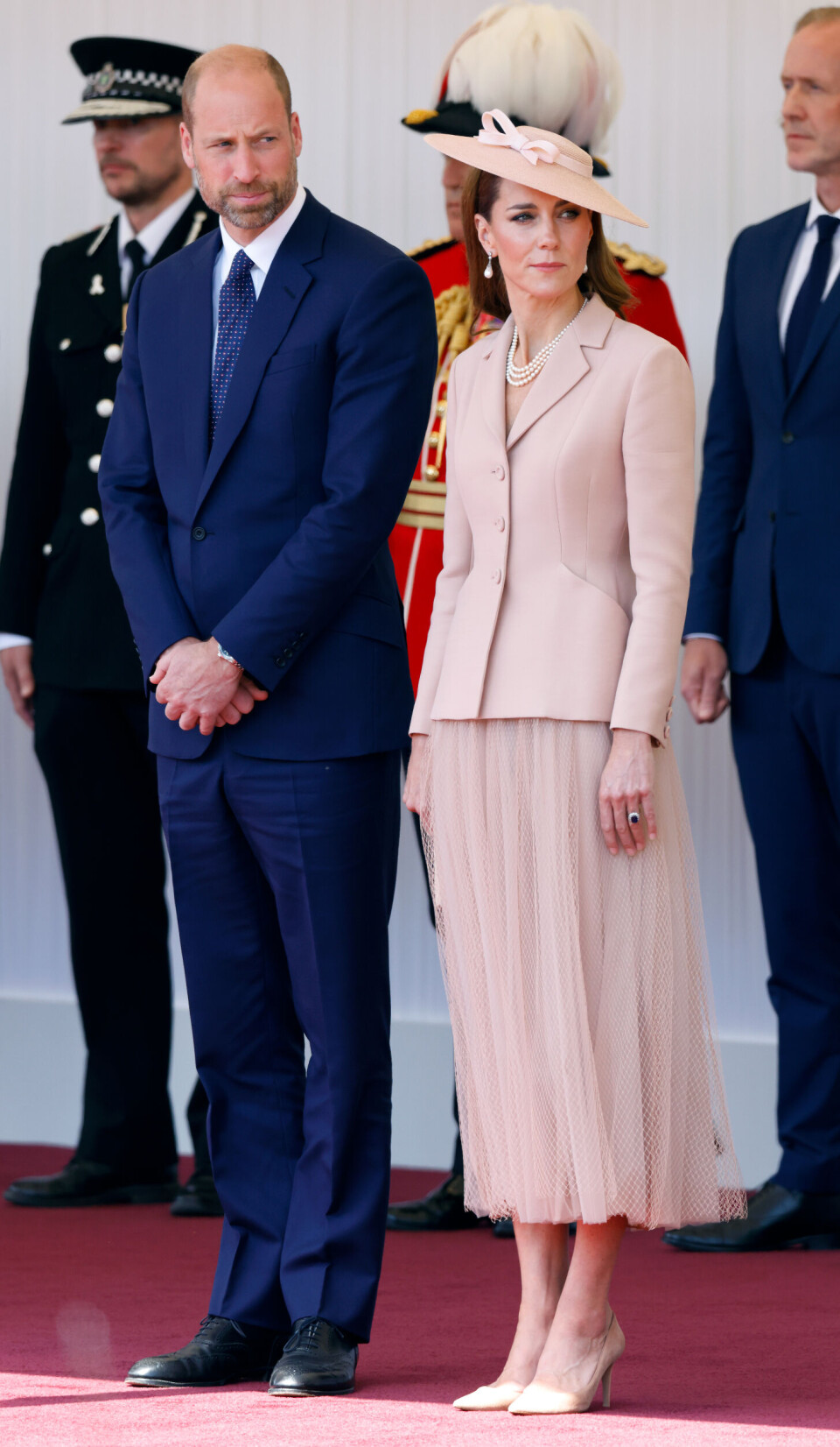Overrasket på statsbesøk Prins William og prinsesse Kate tok i mot det franske presidentparet Emanuel og Brigitte Macron i London.