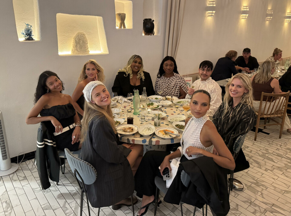 Heldigvis kom Marianne Theodorsen forbi og foreslo et gruppebilde - vi var altfor opptatte med å skravle! Fra venstre: Meg, Maria Wos, Chioma Anugweje, Nnenna Echem, Rune J'Atoche, Andrea Steen, Ingrid Edvinsen og Emma Ställmark.