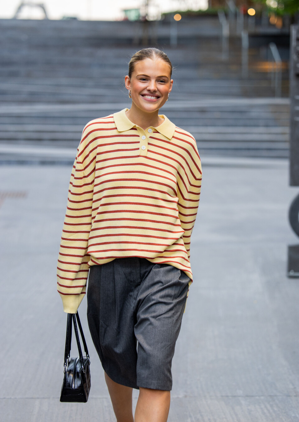 Emma Ställmark i en lekker poloskjorte under Copenhagen Fashion Week SS26. Polotrøye dame