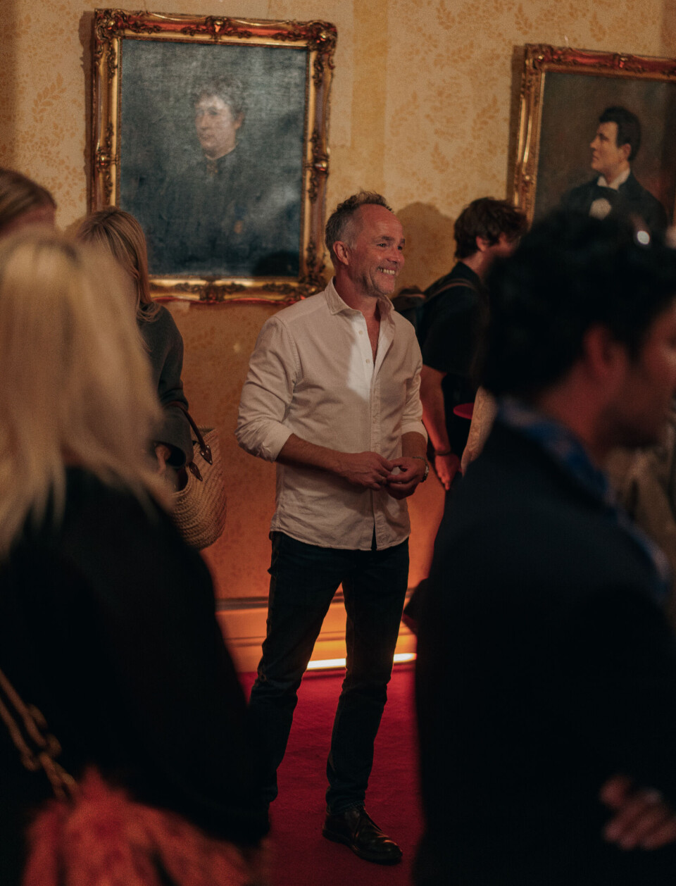 Se bildene fra Pia Tjelta Studios første moteshow på ærverdige Nationaltheatret Jon Øigarden Nationaltheateret